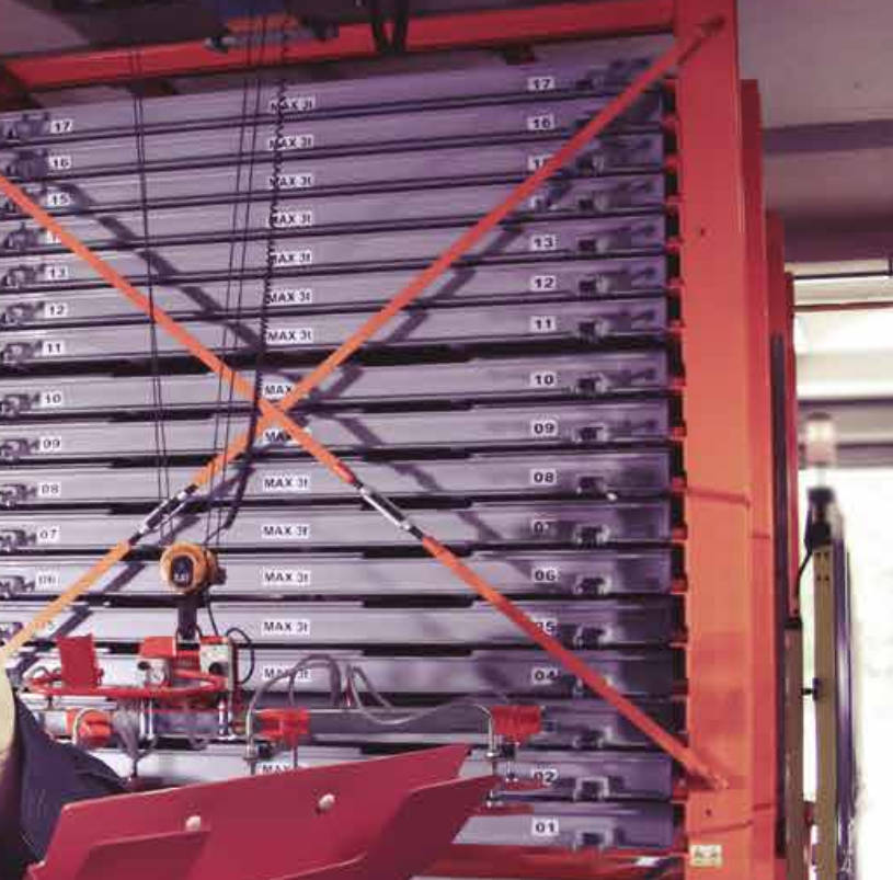 Automatizované skladování plechů a tabulového materiálu - vysoká bezpečnost a rychlost